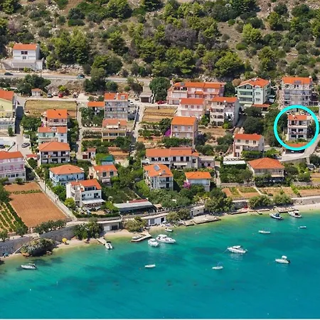 Nede Διαμέρισμα Τρογκίρ